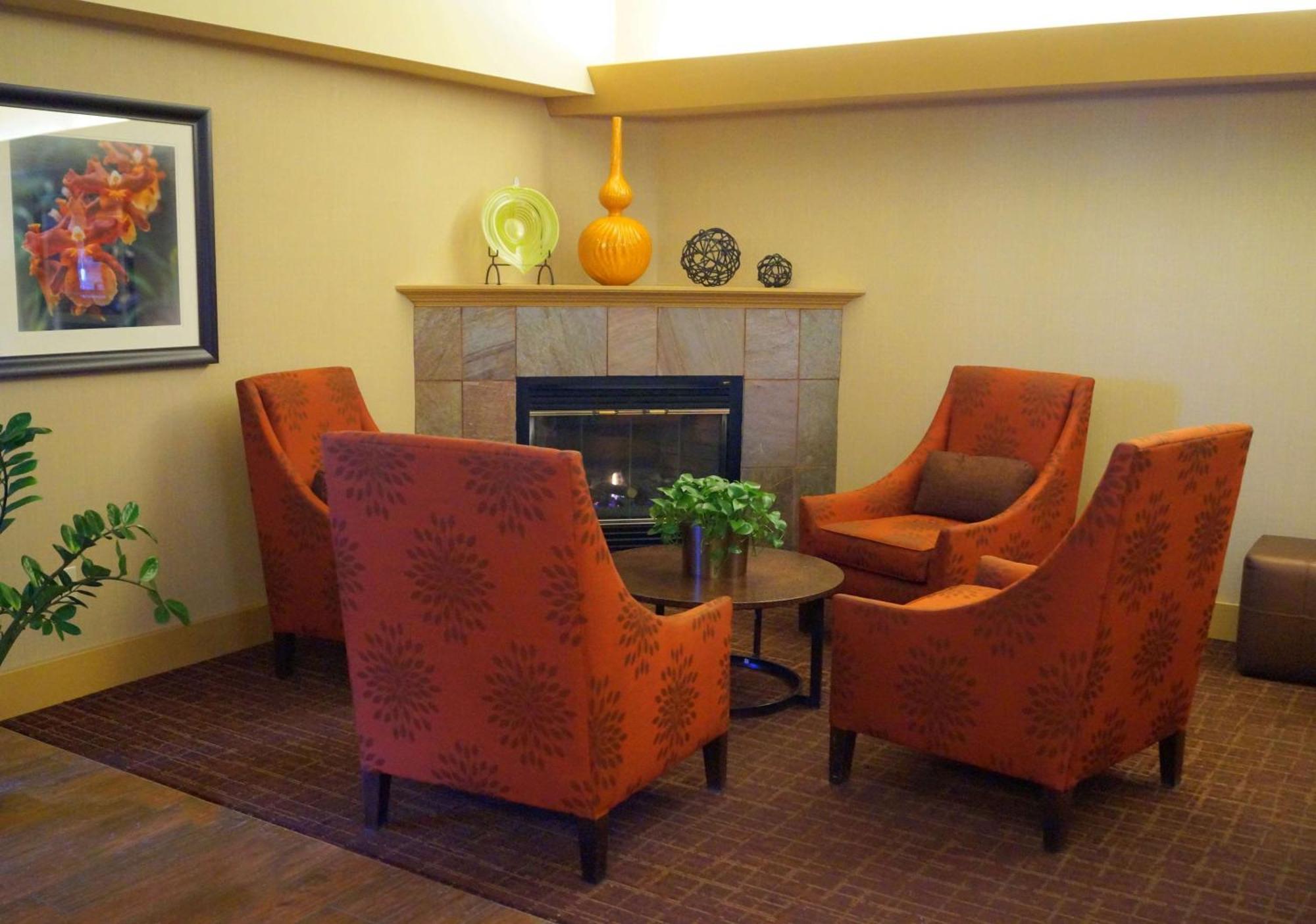 Hampton Inn Алтуна Екстериор снимка